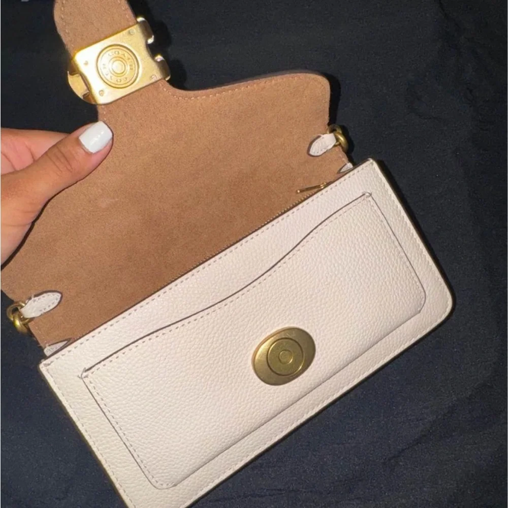 Coach Tabby Clutch. - Picture 5 of 7